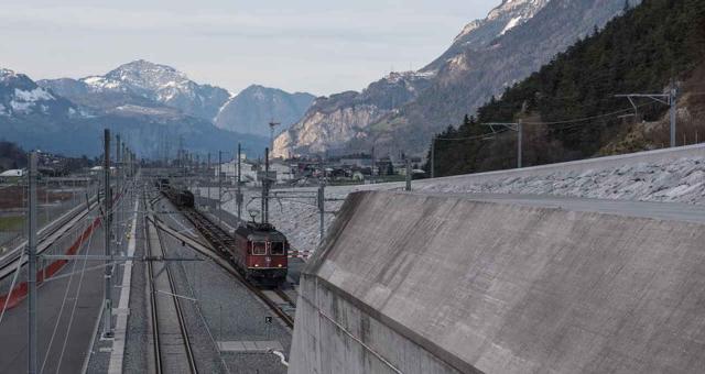 Marathon-Güterzug im Gotthard-Basistunnel