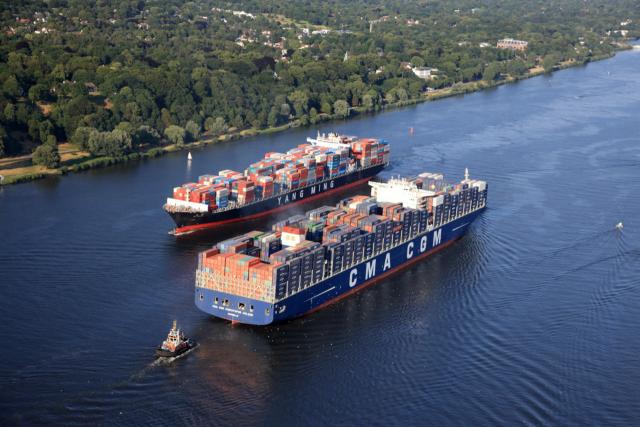 Fahrrinnenanpassung Elbe: Begegnung von großen Schiffen ab sofort leichter