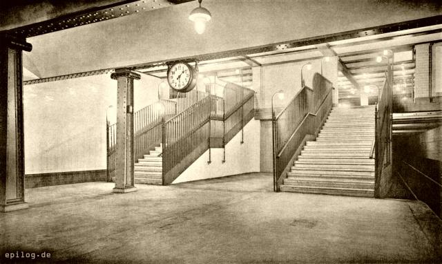 Untergrundbahnhof Klosterstraße; Treppe zum Vorraum.