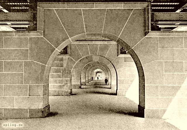 Hochbahnhof Danziger Straße; Stützen.