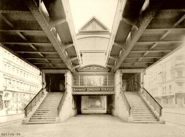 Hochbahnhof Danziger Straße; Treppenaufgänge.