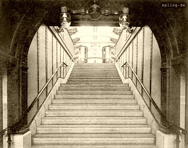 Hochbahnhof Danziger Straße; Treppenaufgänge.