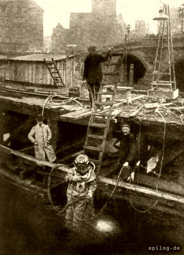 Taucher mit Sauerstoff-Azetylen-Schneidbrenner