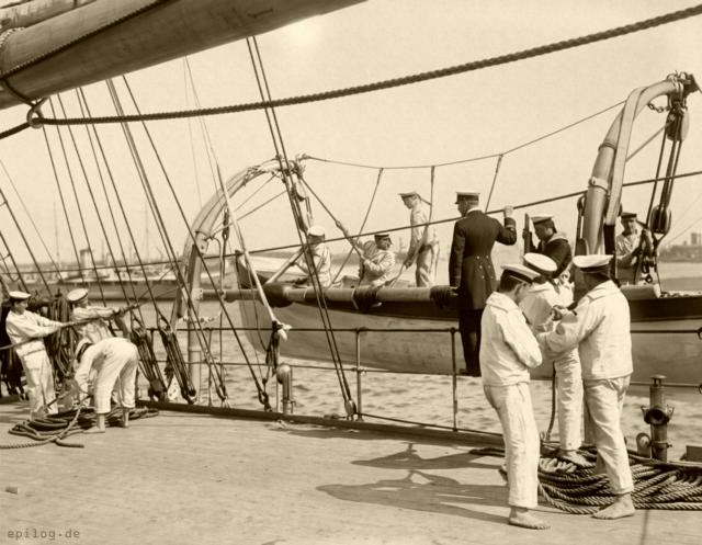 Rettungsboot klar zum fieren.